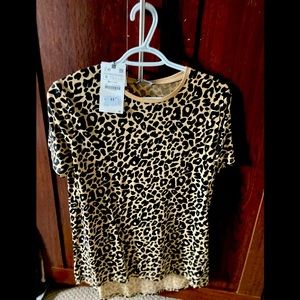 Brand new animal print T-shirt by Zara. Size small